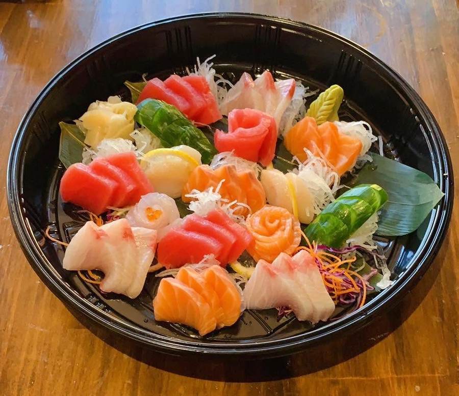 Takeaway tray of assorted sashimi